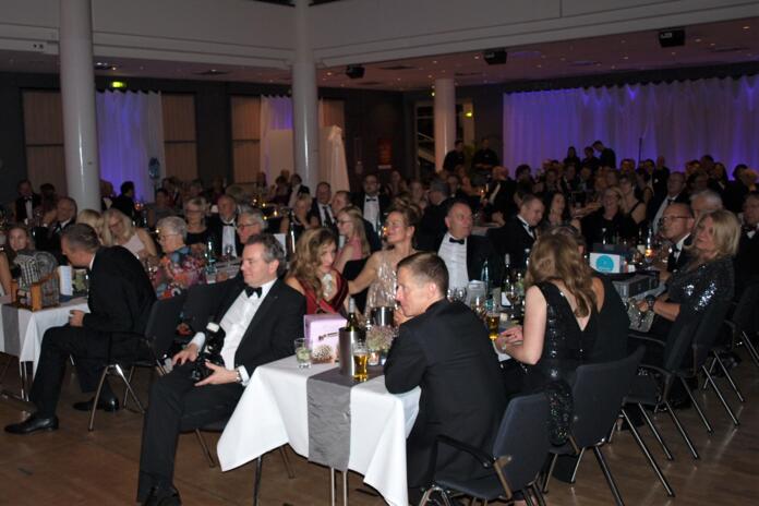 Blick über den Festsaal des Herbstball